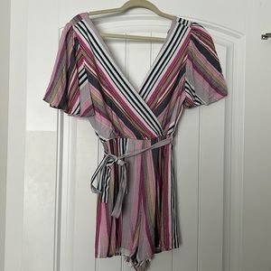 Colorful romper v neck